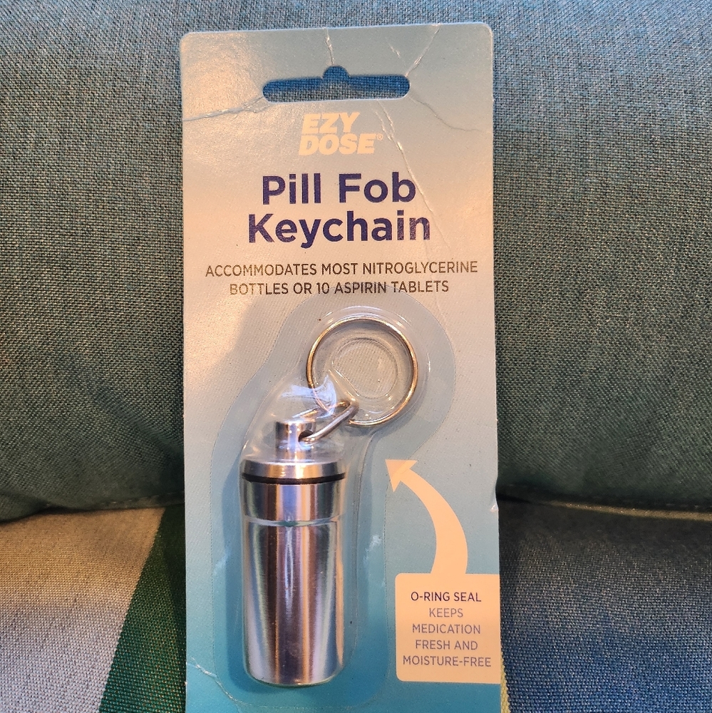 EZY Dose Deluxe Metal O-Ring Seal Pill / Vitamin Fob Keychain NWT
